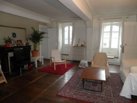 Appartement 8 pièces - PLACE GRALIN